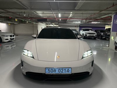 2025 Porsche TAYCAN 照片 1
