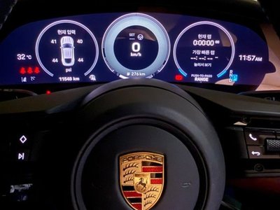 2025 Porsche TAYCAN 照片 10
