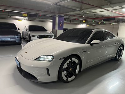 2025 Porsche TAYCAN 照片 4