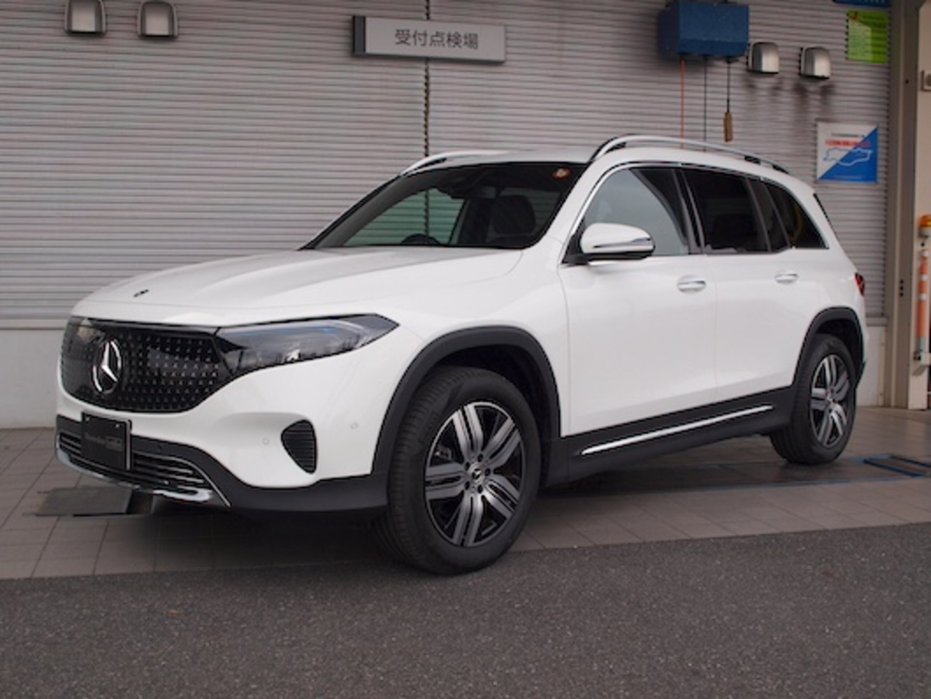 MERCEDES-BENZ EQB - View 1