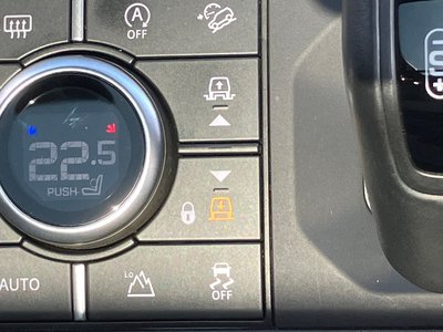 LAND ROVER DEFENDER - 4