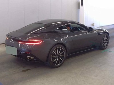 ASTON MARTIN DB11 - 5
