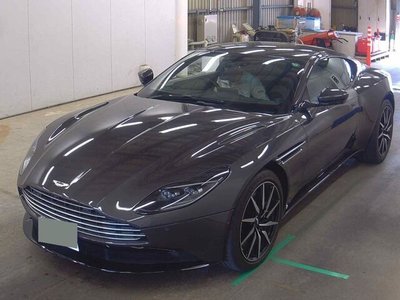 ASTON MARTIN DB11 - 4