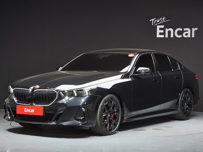 2025 BMW 5 SERIES — фото 1