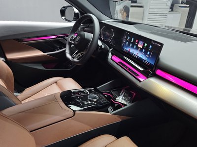 2025 BMW 5 SERIES — миниатюра 25