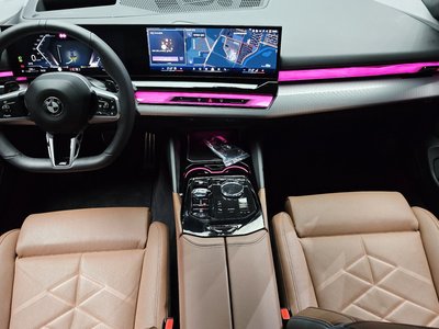 2025 BMW 5 SERIES — фото 5