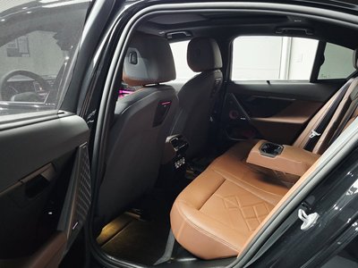 2025 BMW 5 SERIES — миниатюра 17