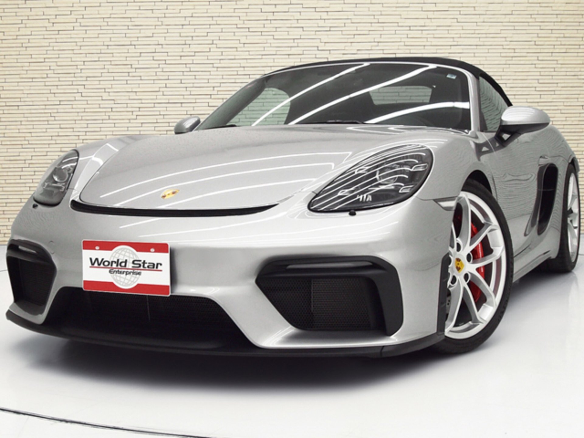 PORSCHE 718 SPYDER - View 1