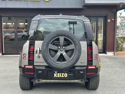 LAND ROVER DEFENDER - 7