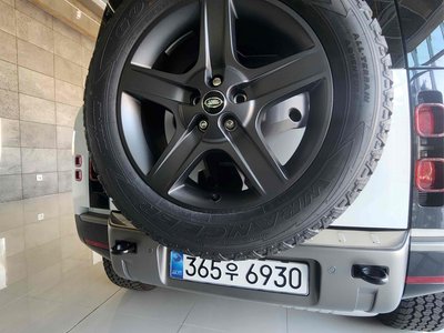 LAND ROVER DEFENDER - 4