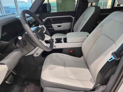 LAND ROVER DEFENDER - 5