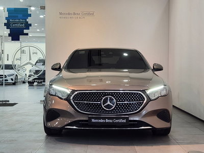 MERCEDES-BENZ E-CLASS - 2