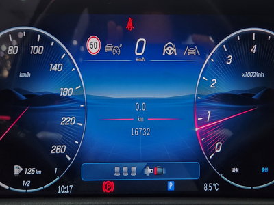 MERCEDES-BENZ E-CLASS - 8