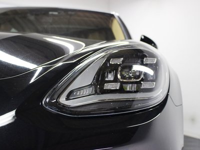 2023 Porsche PANAMERA photo 9