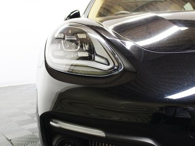 2023 Porsche PANAMERA photo 8