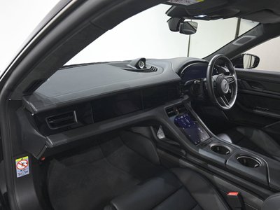 2025 Porsche TAYCAN 照片 15