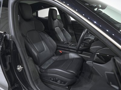 2025 Porsche TAYCAN 照片 14