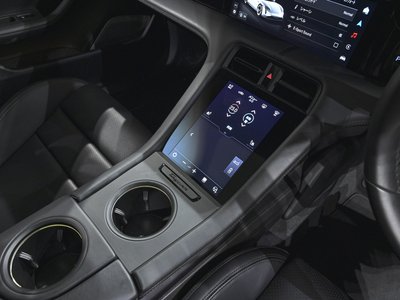 2025 Porsche TAYCAN 照片 13