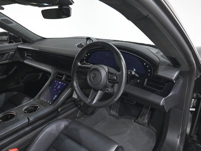2025 Porsche TAYCAN 照片 10