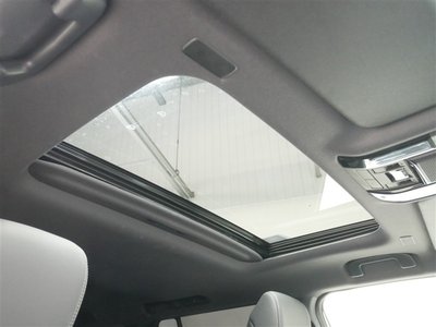 TOYOTA LAND CRUISER 250 - 7