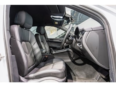 PORSCHE MACAN - 3