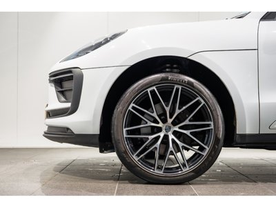 PORSCHE MACAN - 10