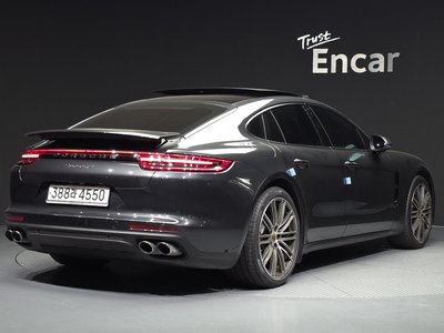 PORSCHE PANAMERA - 4