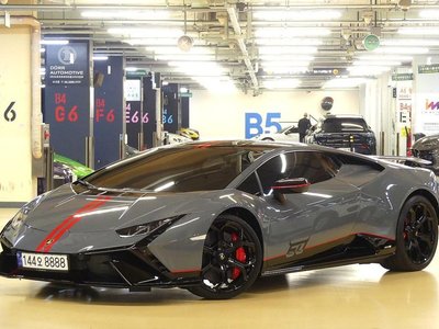 2023 Lamborghini HURACAN photo 1