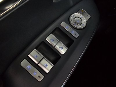 صورة مصغرة 16 لـ 2023 Genesis GV70