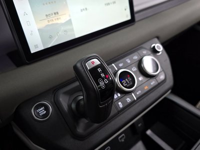 LAND ROVER DEFENDER - 9