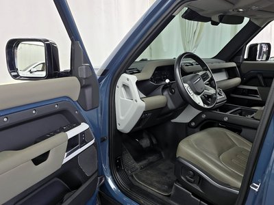 LAND ROVER DEFENDER - 10