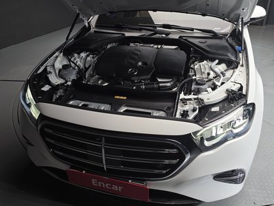 MERCEDES-BENZ E-CLASS - 7