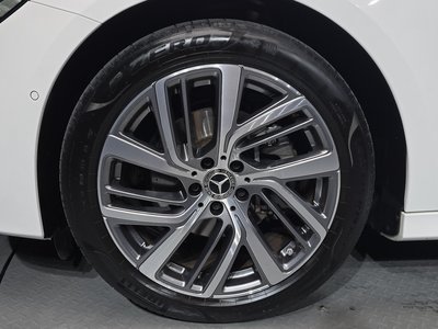 MERCEDES-BENZ E-CLASS - 6