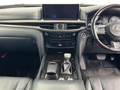 صورة 2 لـ 2016 Lexus LX