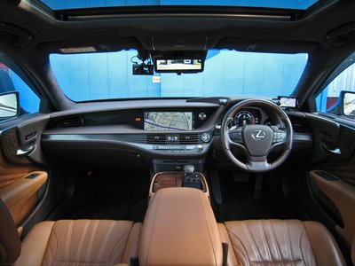 2018 Lexus LS — миниатюра 27