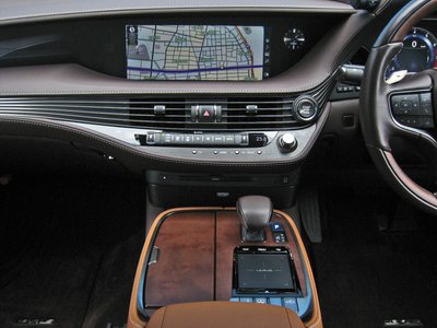 2018 Lexus LS — миниатюра 29