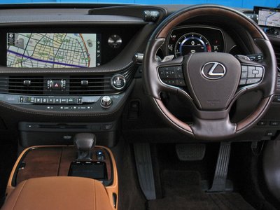 2018 Lexus LS — миниатюра 28