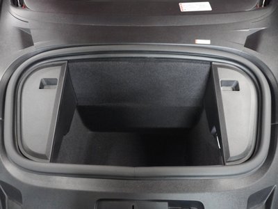 صورة 18 لـ 2021 Porsche TAYCAN