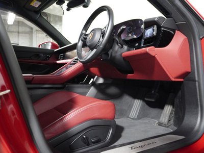 صورة 9 لـ 2021 Porsche TAYCAN