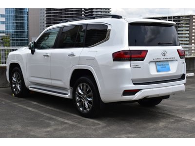 TOYOTA LAND CRUISER 300 - 6