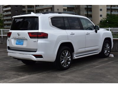 TOYOTA LAND CRUISER 300 - 5