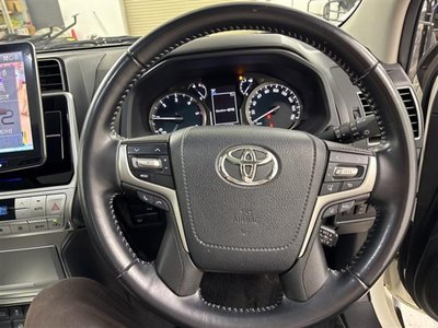 TOYOTA LAND CRUISER PRADO - 8