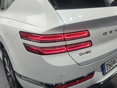 GENESIS GV80 - 10