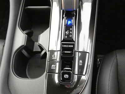 صورة 25 لـ 2023 Toyota CROWN SPORT