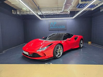 FERRARI F8 TRIBUTO