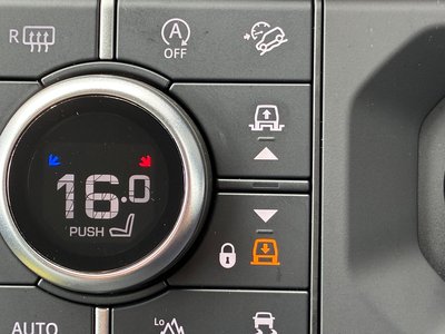 2023 LAND Rover DEFENDER photo 3