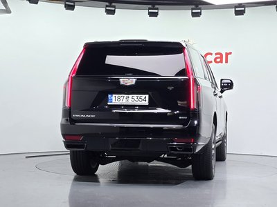 2022 Cadillac ESCALADE 5TH GENERATION photo 3