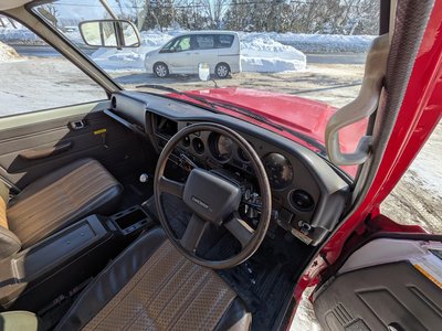 TOYOTA LAND CRUISER 60 - 9