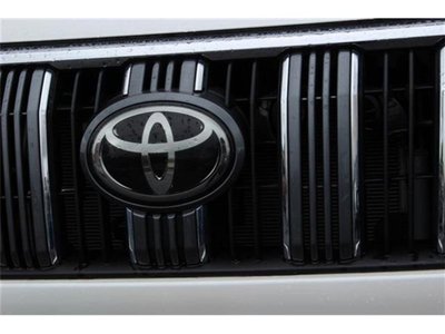 TOYOTA LAND CRUISER PRADO - 8