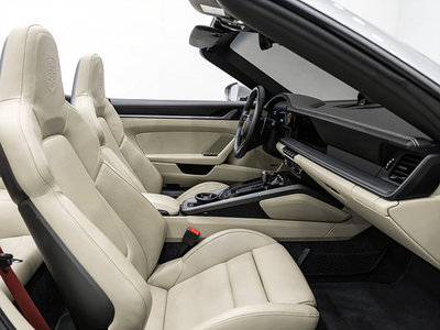 2021 Porsche 911 — миниатюра 17